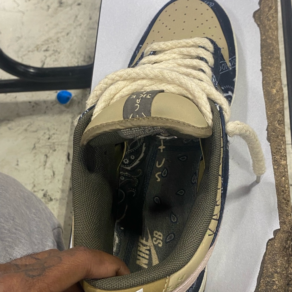 Worn twice very clean authentic sneaker